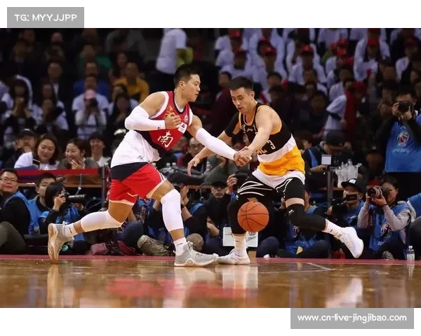 特警支队篮球赛上演空中接力扣篮 二大队前锋激情四溢点燃全场气氛 特警支队篮球赛上演空中接力扣篮 二大队前锋激情四溢点燃全场气氛